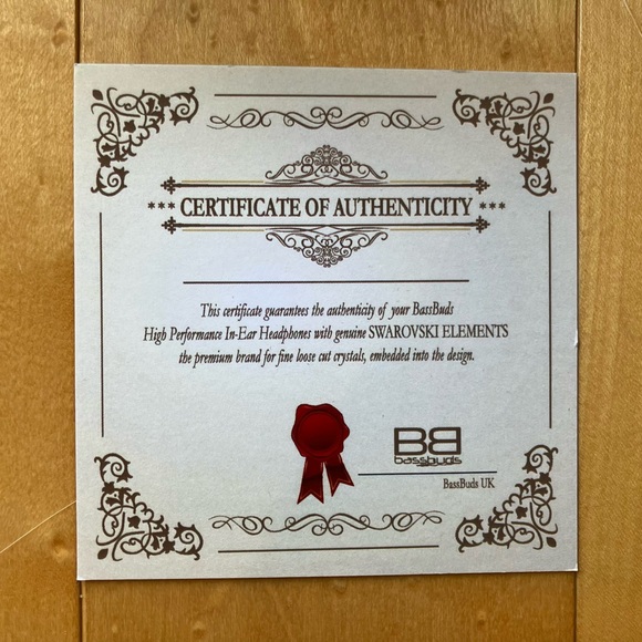 Basebuds 2012 Collection with Swarovski elements - Picture 6 of 7